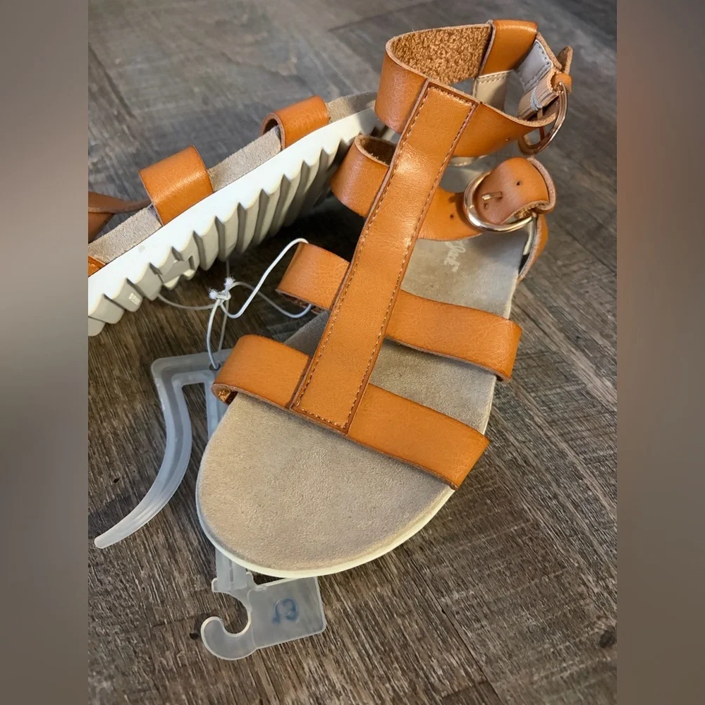 Cat & Jack Girls' Cognac Tan Strappy Gladiator Sandals